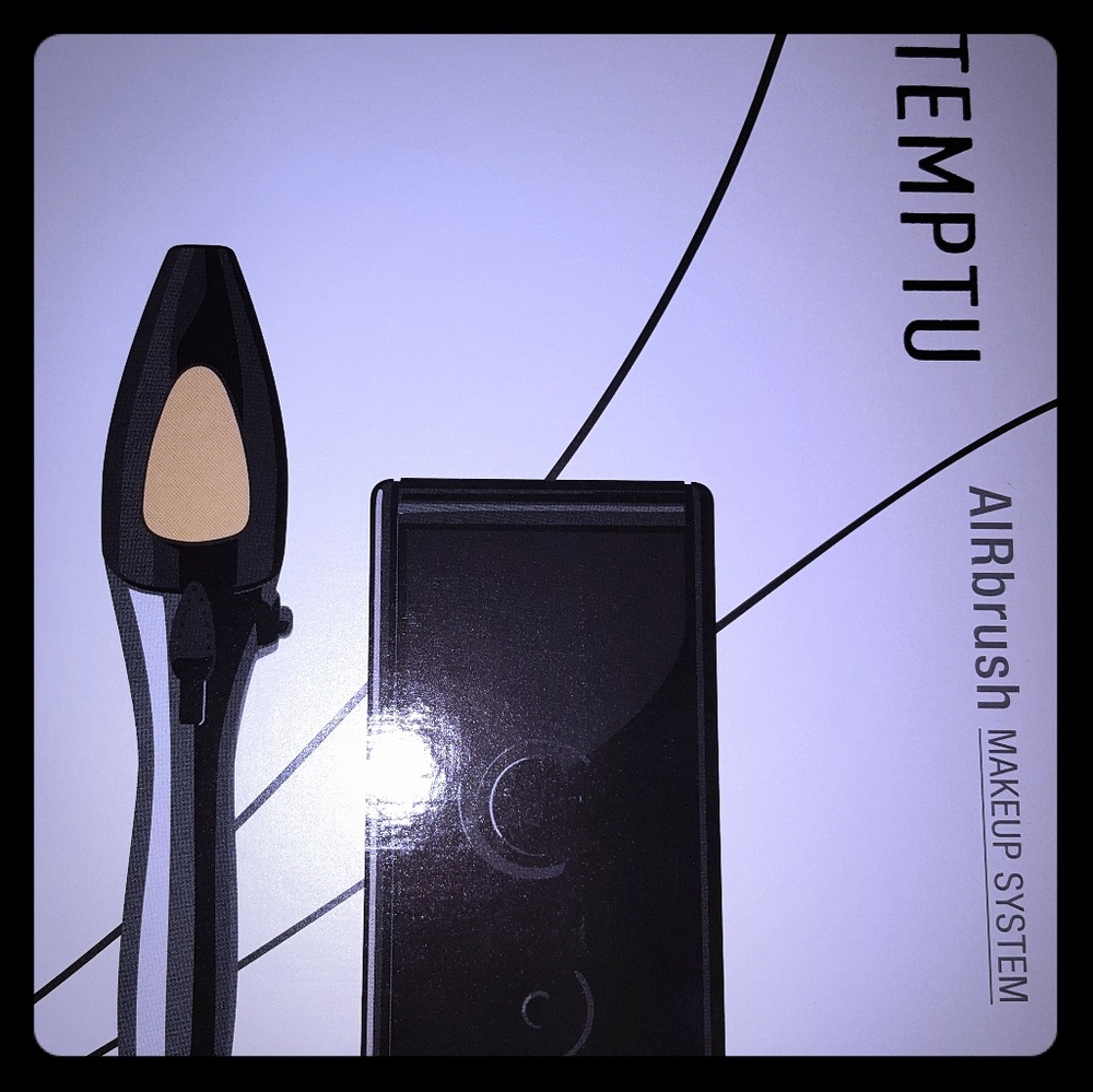 Temptu AIRBRUSH Makeup system .